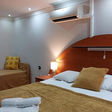 Family Apartmanhotel Gyula Exterior foto