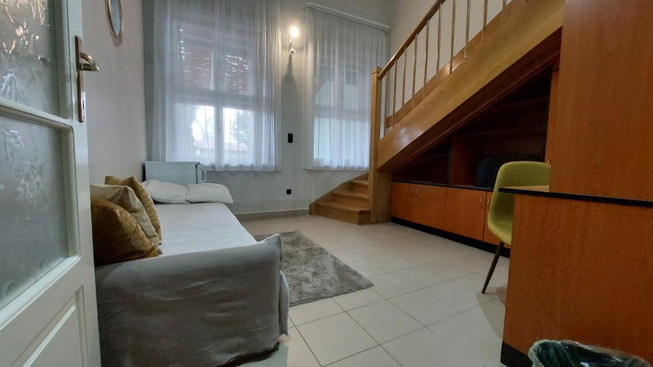 Family Apartmanhotel Gyula Exterior foto