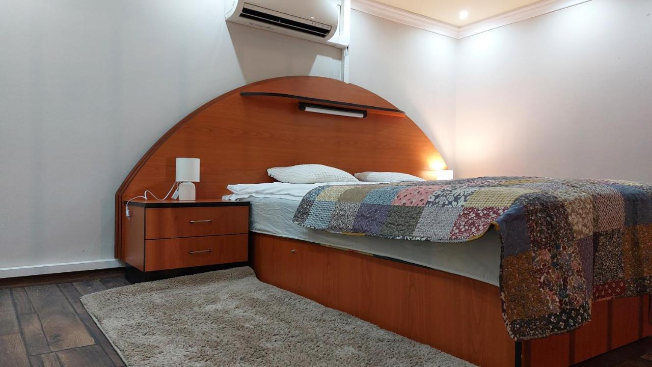Family Apartmanhotel Gyula Exterior foto