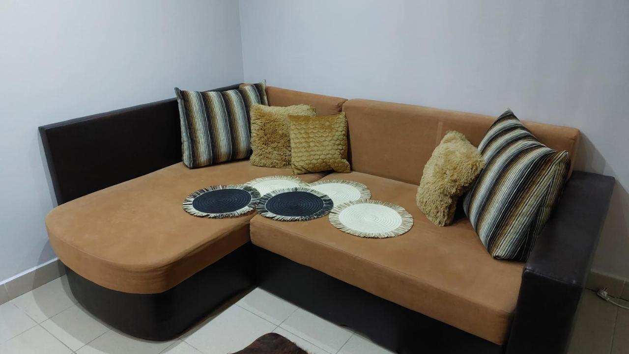 Family Apartmanhotel Gyula Exterior foto