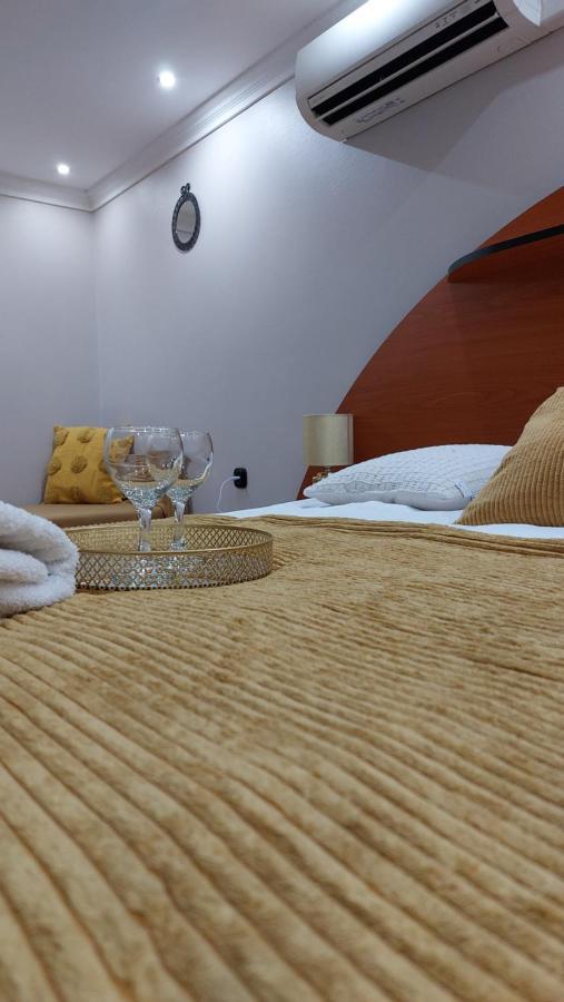 Family Apartmanhotel Gyula Exterior foto
