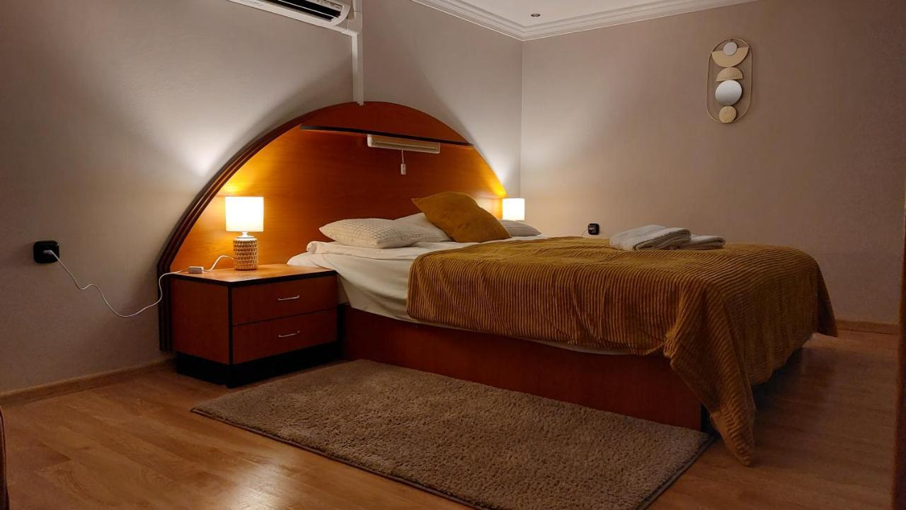 Family Apartmanhotel Gyula Exterior foto